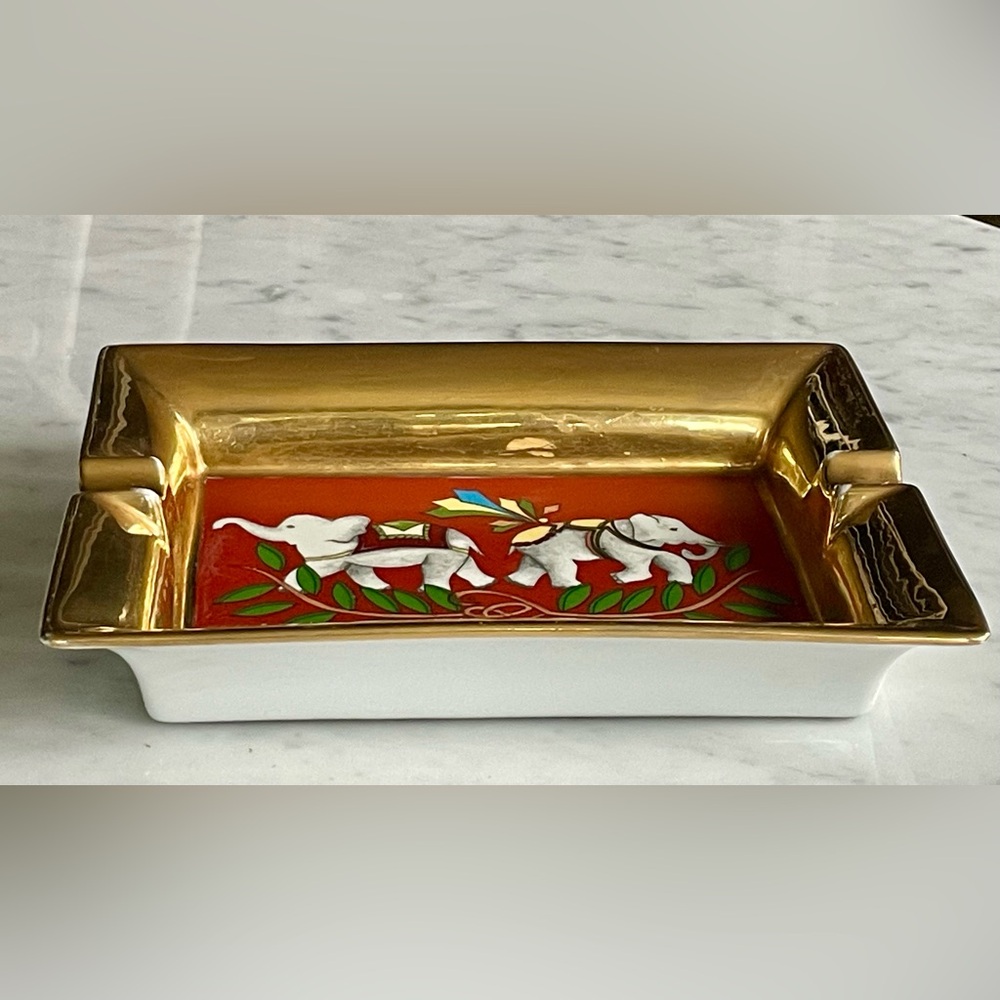 Ducci Firenze VTG Midcentury Golden Ashtray with elephant design, stamped, EUC - Picture 2 of 11